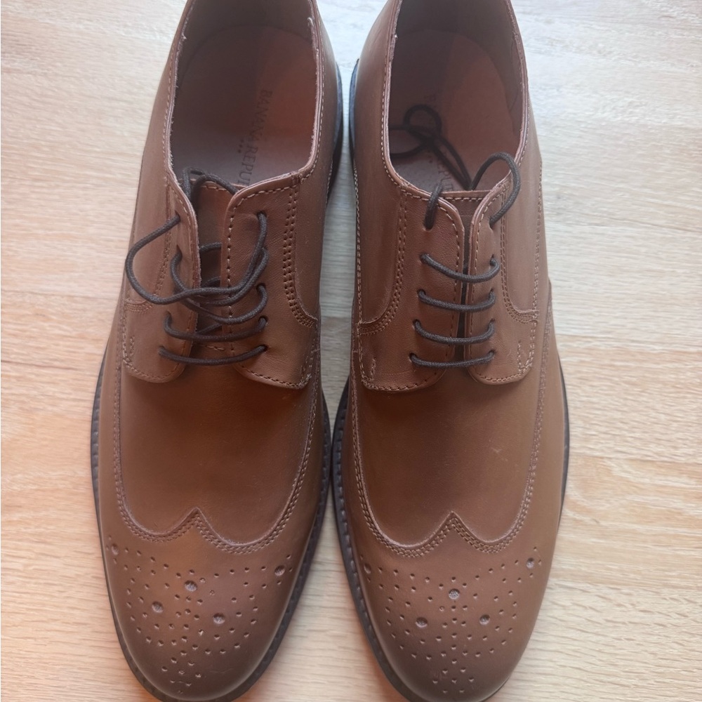New Banana Republic Men's Italian Leather Brogue Oxford - Size 9.5